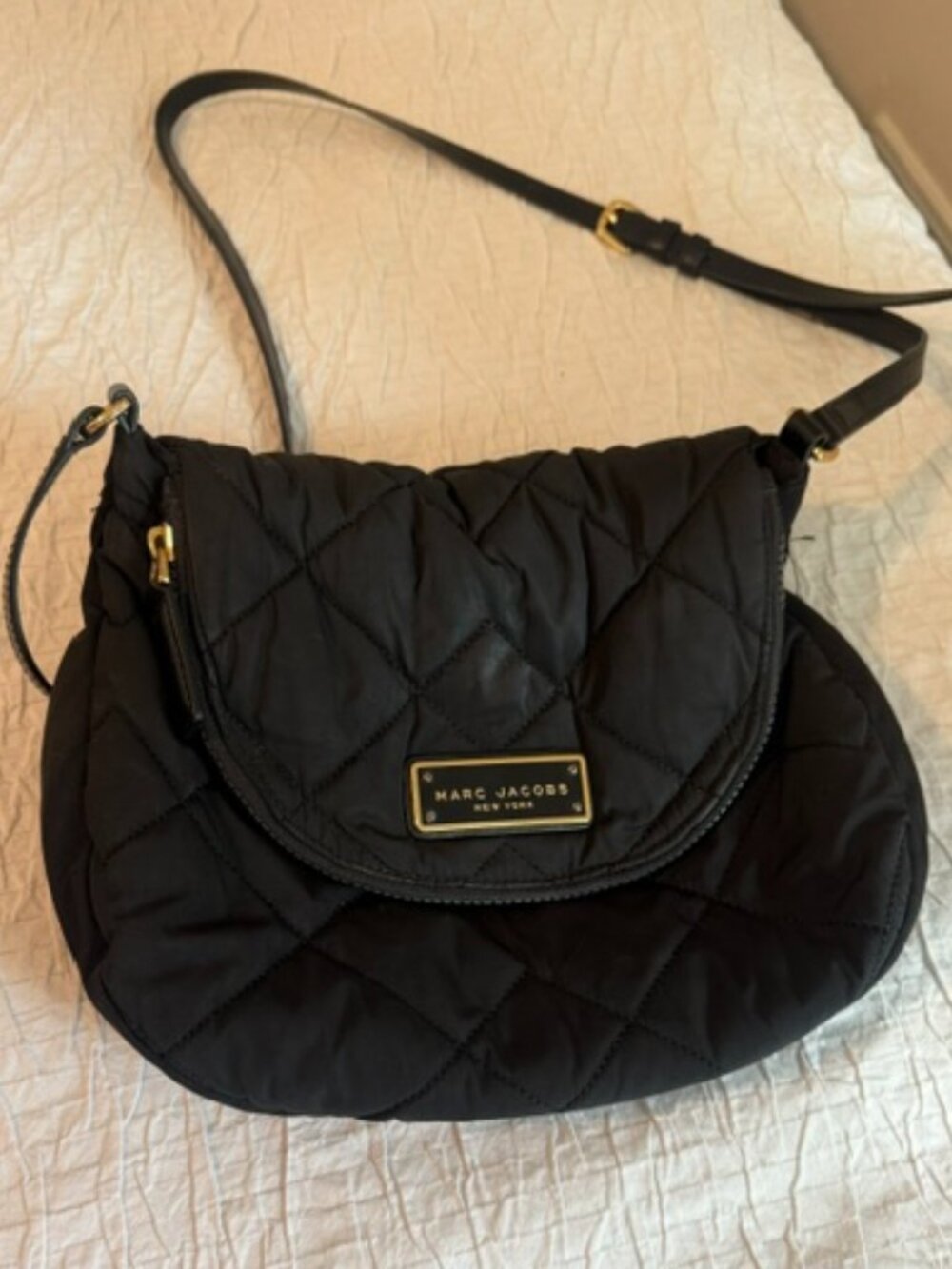 Marc Jacobs Quilted Nylon Messenger Bag in Black
